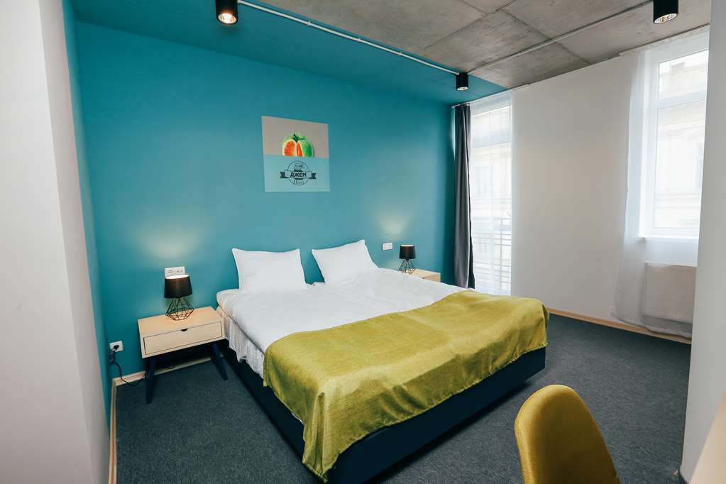 Jam Hotel Hnatyuka リヴィウ 部屋 写真