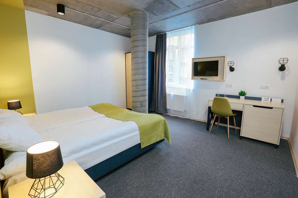 Jam Hotel Hnatyuka リヴィウ 部屋 写真